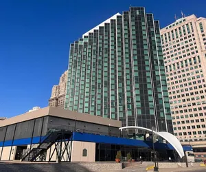 Photo 2 - Fort Pontchartrain Detroit, a Wyndham Hotel