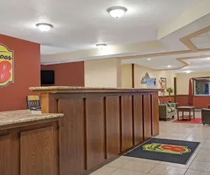 Photo 4 - Super 8 by Wyndham Monticello