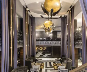 Photo 2 - Empire Hotel