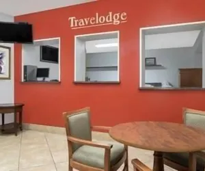 Photo 3 - Travelodge by Wyndham Klamath Falls