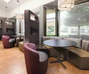 Photo 3 - Courtyard by Marriott Dallas Las Colinas