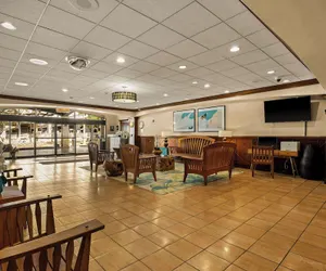 Photo 5 - Airport Honolulu Hotel, Trademark Collection by Wyndham