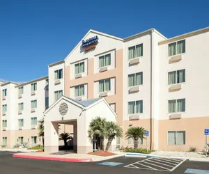 Photo 2 - Fairfield Inn & Suites by Marriott San Antonio Market Square