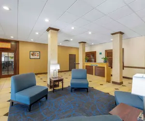 Photo 3 - Clarion Hotel Anaheim Resort