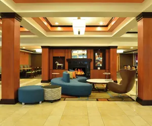 Photo 4 - Fairfield Inn & Suites Hartford Airport