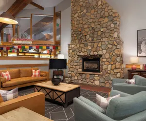 Photo 4 - Evergreen Lodge at Vail