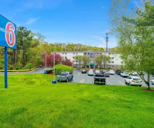 Photo 2 - Motel 6 Milford, CT