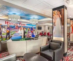Photo 2 - Best Western Downtown Plus Music Row