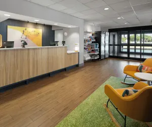 Photo 3 - Spark by Hilton Decatur