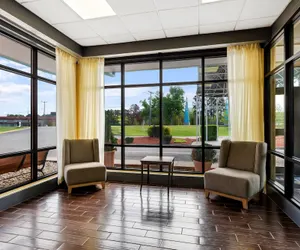 Photo 4 - Days Inn by Wyndham Petersburg/South Fort Lee