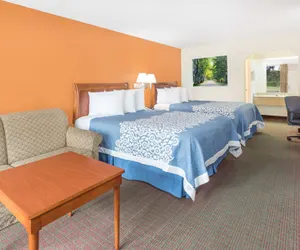 Photo 4 - Days Inn by Wyndham Orangeburg South