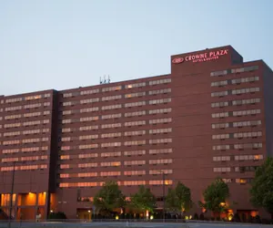 Photo 2 - Crowne Plaza Suites MSP Airport - Mall of America by IHG