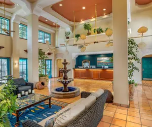 Photo 5 - Quality Suites Downtown San Luis Obispo