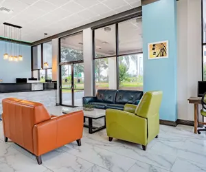 Photo 4 - Days Inn by Wyndham N Orlando/Casselberry
