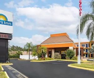 Photo 2 - Days Inn by Wyndham N Orlando/Casselberry