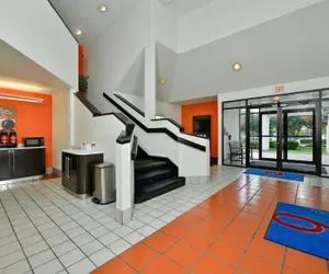 Photo 2 - Motel 6 Plano, TX - West - Frisco