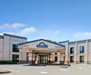 Photo 2 - Days Inn by Wyndham Parsippany