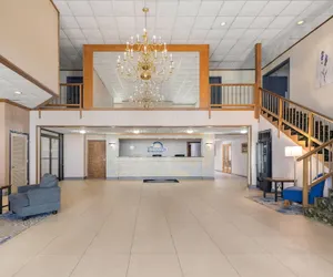 Photo 3 - Days Inn by Wyndham Madisonville