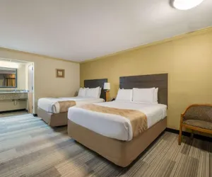 Photo 2 - Hibiscus Inn & Suites