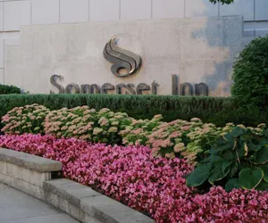 Photo 2 - Somerset Inn