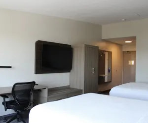 Photo 5 - Holiday Inn Express Bakersfield by IHG