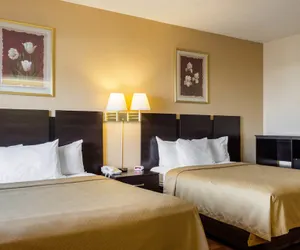 Photo 3 - Econo Lodge Luverne I-90