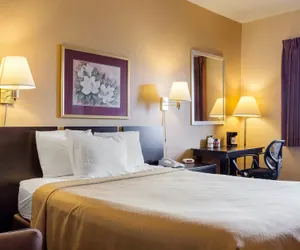 Photo 4 - Econo Lodge Luverne I-90