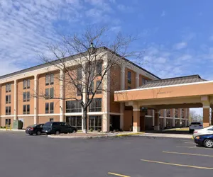 Photo 2 - Quality Inn & Suites Matteson near I-57