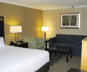 Photo 3 - DoubleTree by Hilton Downtown Concord