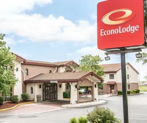 Photo 2 - Econo Lodge