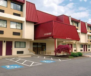 Photo 2 - Red Roof Inn Cleveland Airport-Middleburg Heights