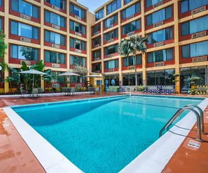 Photo 2 - Quality Inn & Suites Montebello - Los Angeles