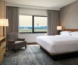 Photo 2 - Sheraton Suites Chicago O'Hare