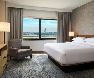 Photo 2 - Sheraton Suites Chicago O'Hare