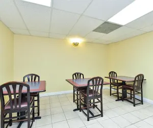Photo 4 - American Inn Evansville