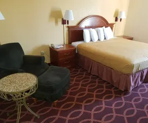 Photo 3 - American Inn Evansville
