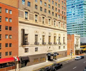 Photo 2 - Courtyard by Marriott Boston Downtown