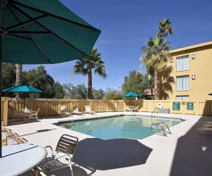 Photo 2 - La Quinta Inn by Wyndham Phoenix Sky Harbor Airport