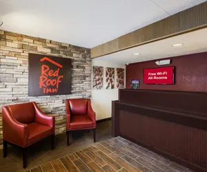 Photo 3 - Red Roof Inn Indianapolis South