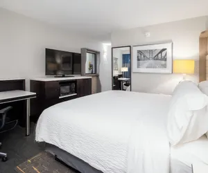 Photo 2 - Holiday Inn Weirton - Steubenville Area by IHG