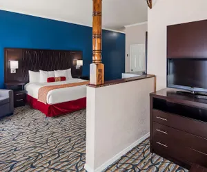 Photo 4 - Best Western Spring Hill Inn & Suites