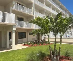 Photo 2 - Best Western Plus Beach Resort