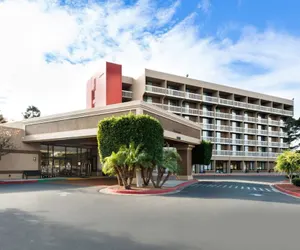 Photo 2 - Holiday Inn Oxnard North by IHG