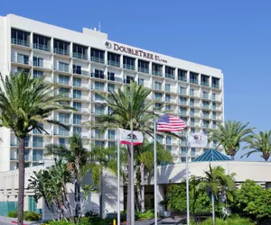 Photo 2 - DoubleTree by Hilton Torrance - South Bay