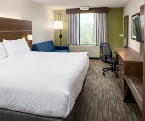 Photo 4 - Holiday Inn Express Atlanta Airport - College Park, an IHG Hotel