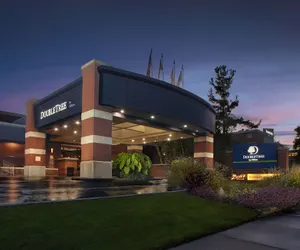 Photo 2 - DoubleTree by Hilton Akron Fairlawn
