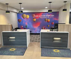 Photo 3 - La Quinta Inn by Wyndham Albuquerque Airport
