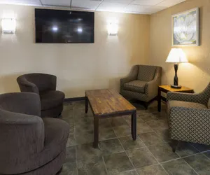 Photo 2 - Med City Inn & Suites - Mayo Clinic Area