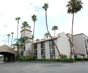 Photo 2 - Buena Park Grand Hotel & Suites