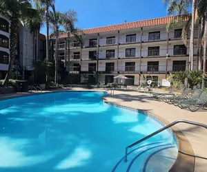 Photo 2 - Buena Park Grand Hotel & Suites